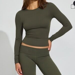 garage green seamless longsleeve